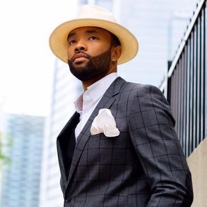 Meet your Posher, Dustin